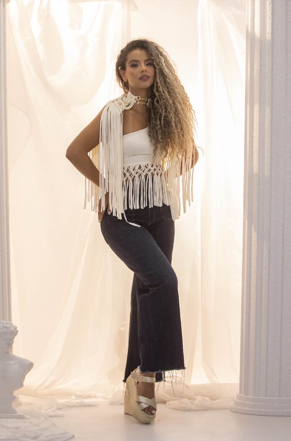 TOP VELA CUELLO TRIDENTE MARFIL BEYOND B 3