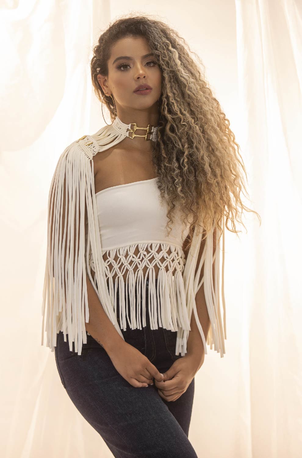 TOP VELA CUELLO TRIDENTE MARFIL BEYOND B 4